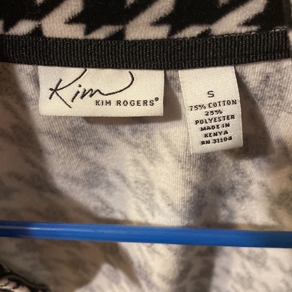 Black and White Women's Sweater Zip
Jacket - Picture 2 of 3